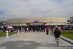 Cox Arena в Aztec Bowl