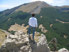 Vue du versant septentrional de la serra Dolcedorme depuis la serra delle Ciavole.