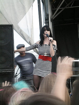 English: Katy Perry at The Warped Tour '08 Por...