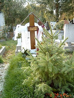 El Kazovszkij sírja Budapesten. Farkasréti temető: 5-1-413.