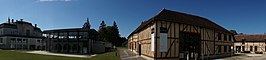 Gemeentehuis, museum en bibliotheek