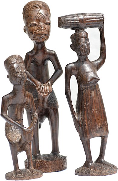 Ficheiro:Makonde carving 1.jpg