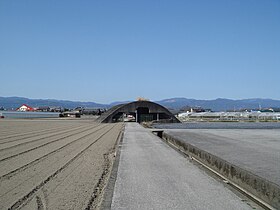 前浜の田園地帯と前浜掩体群7号掩体