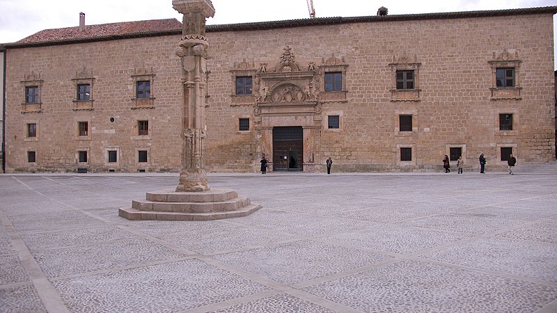 Archivo: Palacio de los Condes de Miranda.jpg