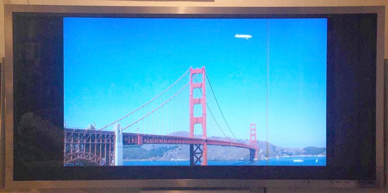파일:Photo of content with 16x9 aspect ratio on 21x9 TV.jpg