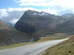 Bajada al Puente de la Nieve ( 2528 m ).