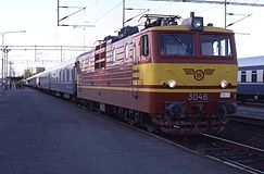 Sr1-3046 в красно-жёлтой окраске