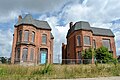 La casa Chandler de la de la derecha en 2016 antes de su restauración.