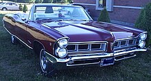 220px-%2765_Pontiac_Laurentian_Convertible_%28Auto_classique_VAQ_Mont_St-Hilaire_%2711%29.jpg