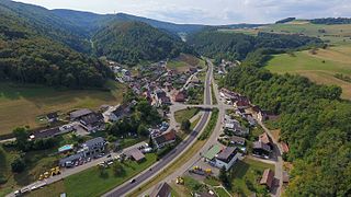 La semi-autoroute A4 à Bargen (SH) dans l'Hoftaal.