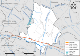 Carte en couleur présentant le réseau hydrographique de la commune