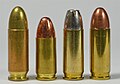 Kiri ke kanan: 9 × 23 mm Largo, 9 × 19 mm Parabellum, 9 × 23 mm Winchester, dan 9 × 23 mm Steyr