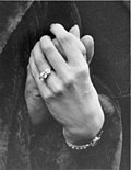 תמונה ממוזערת עבור טבעת אירוסין