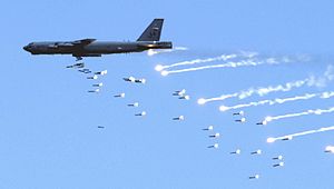 B-52 Stratofortress visoko uporovne bombe, 2004