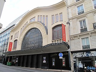 クリシー通り (Rue de Clichy) 界隈, カジノ・ド・パリ。向かい建物がヴァレンヌ事件の舞台の一つ。