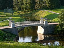 Pavlovsk bogʻidagi quyma temir koʻprik