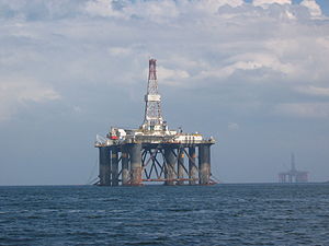 English: Oil Rig, Cromarty, Scotland