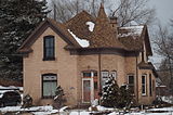 This is the Dallin House at 253 S. 300 E. associated with sculptor Cyrus E. Dallin in Springville. Built about 1905, the sculptor apparently lived there at some point in later life.