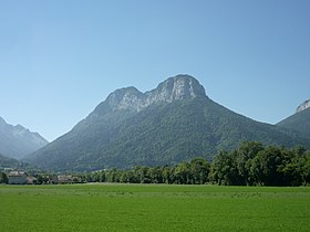 Vue de la montagne du Charbon depuis Doussard au nord.