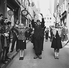 Collaborators and moffenmeiden
being rounded up and publicly humiliated by resistance members following the Liberation Kaalgeschoren moffenmeiden.jpg