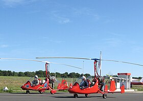 Autogires au décollage sur l'aérodrome.