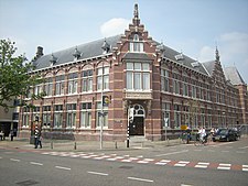 Voormalige Rijks-HBS/RSG aan het Mgr. Nolensplein te Venlo