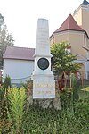 Overview_of_monument_of_Václav_Kosmák_in_Martínkov,_Třebíč_District.jpg