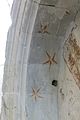 Étoiles peintes sur le mur sud.