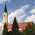 Katholische Pfarrkirche St. Thomas und Mauer