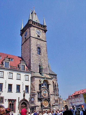 A városháza tornya az Orlojjal