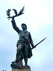 Monument aux morts de Saint-Julien-du-Sault.