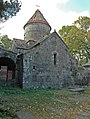 Fachada de la iglesia de la Madre de Dios.