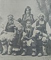 Семья сербов из запада Македонии, фотография из журнала «Bosna», 1910 г.