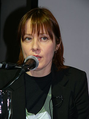English: American singer Suzanne Vega in the t...