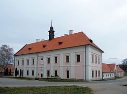 zámek v centru obce