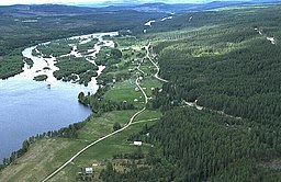 Byn Åselet och sjön Åselet 1995.