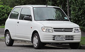 1999 Daihatsu Mira LS (New Zealand).jpg