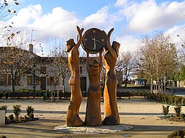 The sculpture in the main square in Bréville