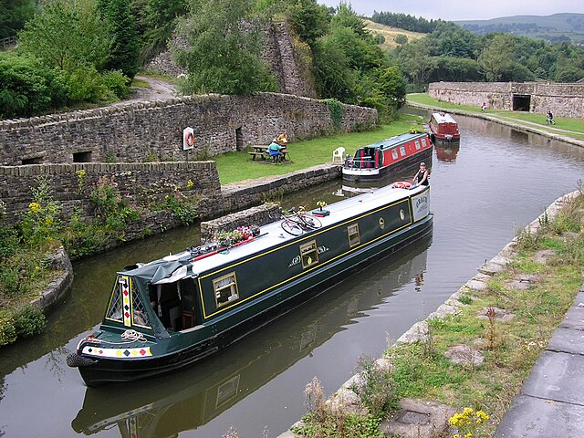 [Image: 640px-Bugsworth_058069.jpg]