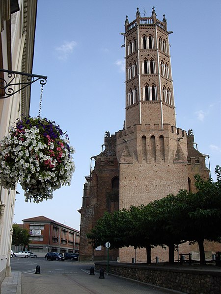 Bonjour à tous!!!! 450px-Cathédrale_Saint-Antonin_de_Pamiers_(09)