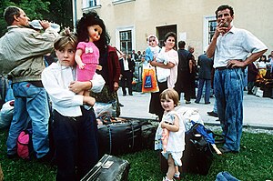 Refugees arrive in Travnik, central Bosnia, du...