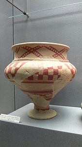 Vase de type « sub-géométrique héraultais » produit dans la moyenne vallée de l'Hérault. Trouvé à Lattes. 300-275 av. J.-C.