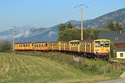 Le train jaune au PN 32 (2) par Cramos.jpg