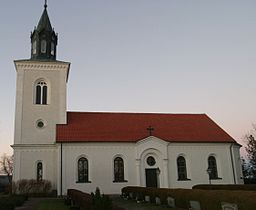 Ledbergs kyrka från söder