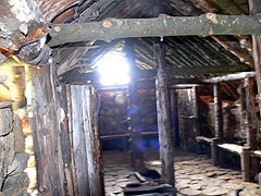 El interior de una reconstrucción en Fljótshlíð.