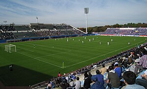 Das Nippatsu Mitsuzawa Stadium in Yokohama im November 2008