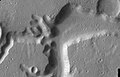 2001火星奧德賽號 THEMIS 拍攝的納內迪谷近距離影像，點選放大可看到更多細節。