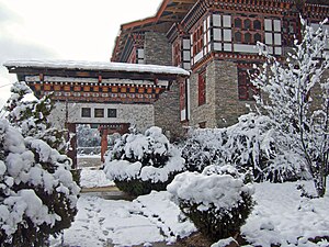 Snow in Thimphu. The picture was taken at the National Library of Bhutan National Library of Bhutan 2008 01 24 b.jpg