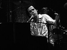 Nick Cave and the bad seeds live @ Paladozza (11174862314).jpg