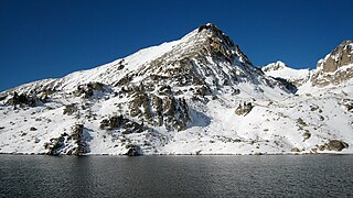 Le versant oriental de la pointe Giegn et le lac Nègre